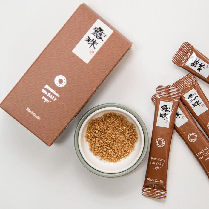 露珠 ROJU SALT 黒ニンニク スティック 75g(5g×15本)|5年熟成塩ベース・個包装